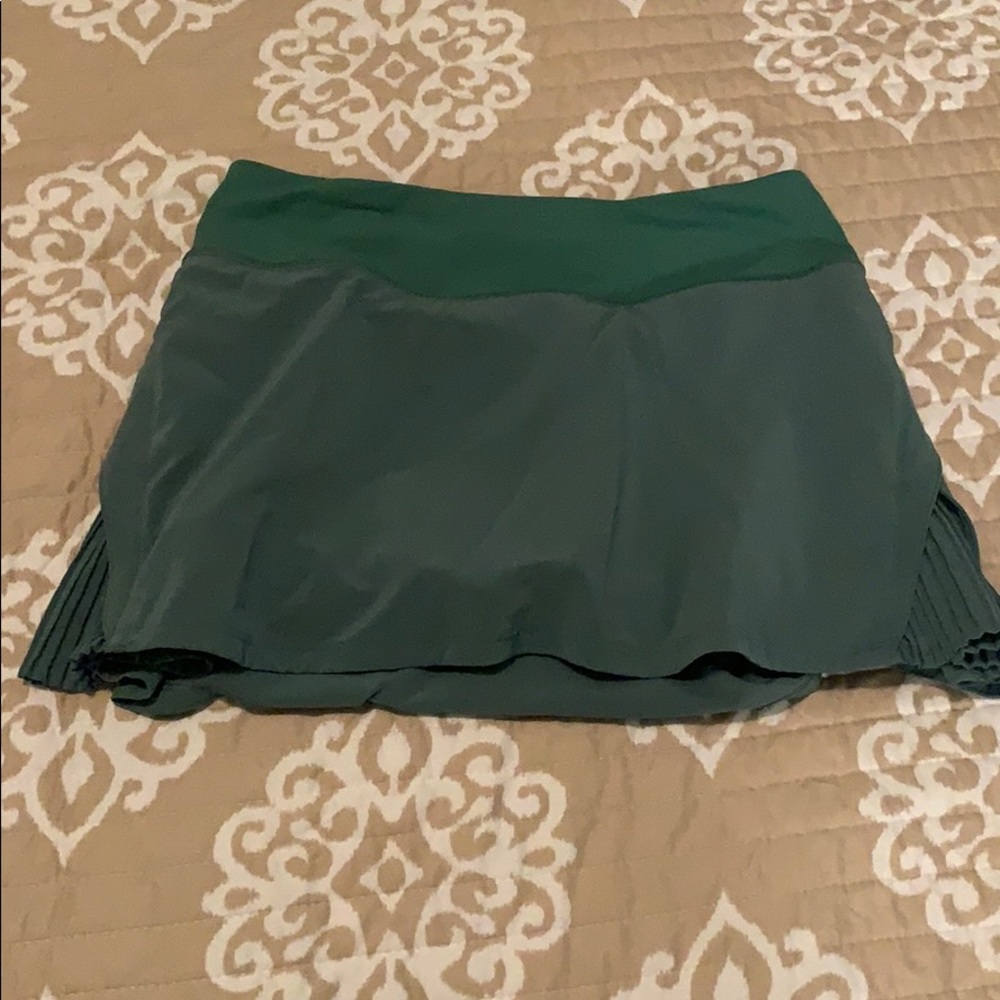 Play off the pleats skort size 4